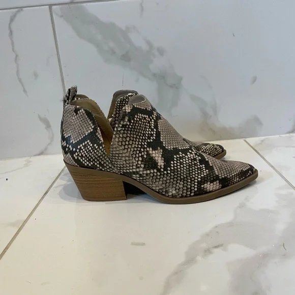 Universal Thread | Neutral Colour Snake Print Booties With Small Wedge Heel - Picture 12 of 16